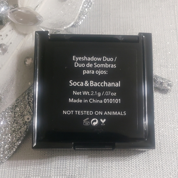 Shaina B. Miami Eyeshadow Duo Soca & Bacchanal - Picture 3 of 6